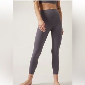 Athleta Salutation Stash Pocket 7/8 Leggings Dusk Violet, size M, EUC!